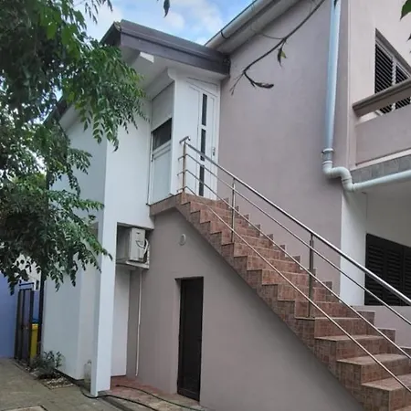 Kuca Za Odmor-val * Vir