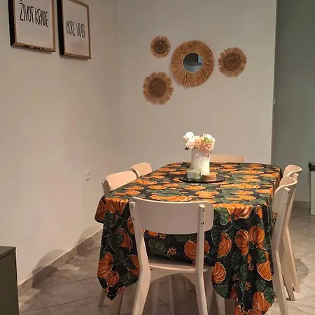 Kuca Za Odmor-val Nyaraló Vir