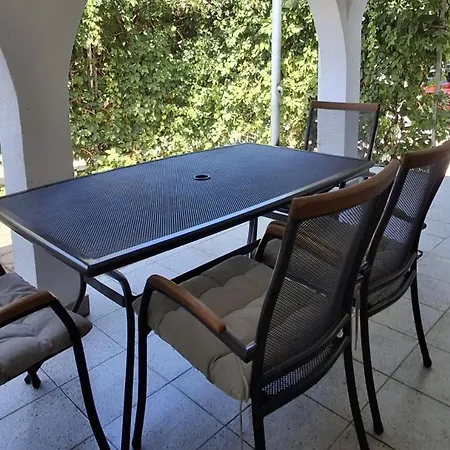 Nyaraló Kuca Za Odmor-val